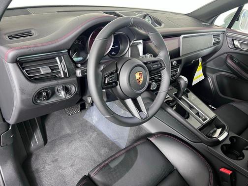 2026 Porsche Macan GTS