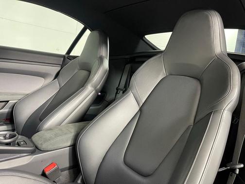 2023 Porsche 911 Carrera 4 GTS