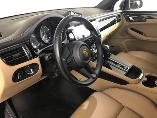Copper 2023 Porsche Macan T