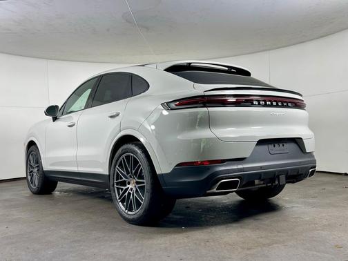 2025 Porsche Cayenne AWD