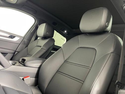 2025 Porsche Cayenne AWD