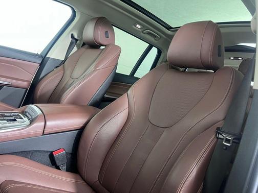 Mineral White Metallic 2020 BMW X7 xDrive40i