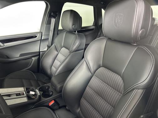 2026 Porsche Macan T