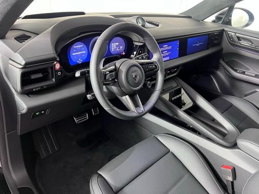 2026 Porsche Macan Turbo