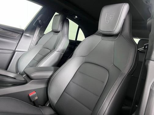 2026 Porsche Macan Turbo