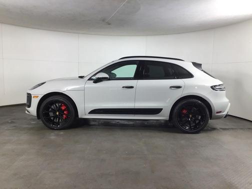 Chalk 2023 Porsche Macan GTS
