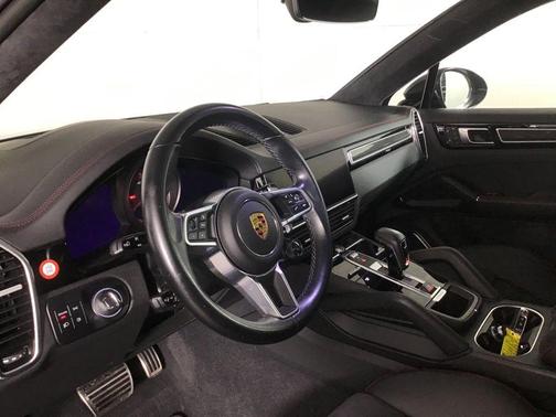 Jet Black Metallic 2022 Porsche Cayenne GTS