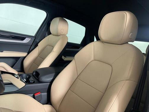 2026 Porsche Cayenne AWD