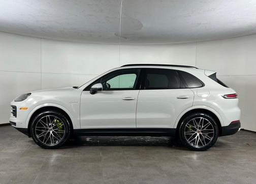 2026 Porsche Cayenne AWD