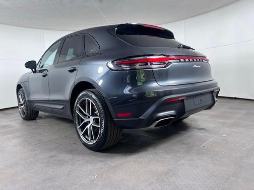 Volcano Grey Metallic 2026 Porsche Macan