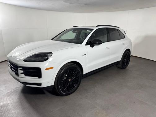 2025 Porsche Cayenne AWD