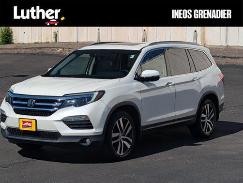 White Diamond Pearl 2018 Honda Pilot Touring
