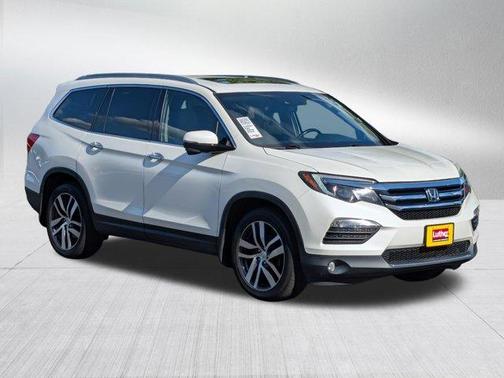 White Diamond Pearl 2018 Honda Pilot Touring