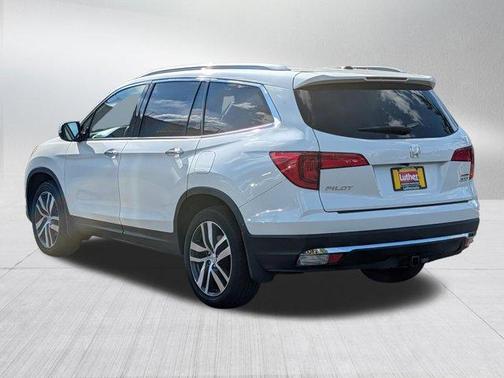 White Diamond Pearl 2018 Honda Pilot Touring