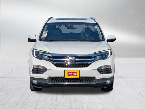 White Diamond Pearl 2018 Honda Pilot Touring