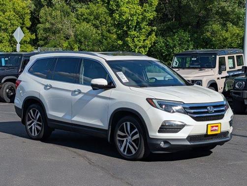 White Diamond Pearl 2018 Honda Pilot Touring