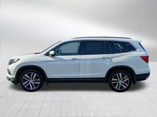 White Diamond Pearl 2018 Honda Pilot Touring
