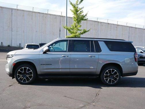 2023 Chevrolet Suburban RST