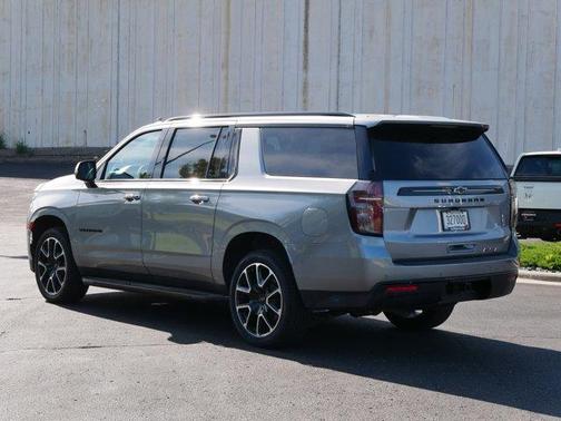 2023 Chevrolet Suburban RST