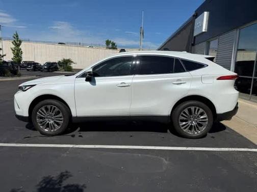 Wind Chill Pearl 2024 Toyota Venza XLE