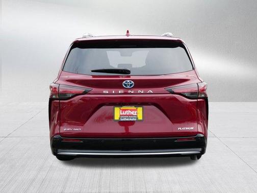 2025 Toyota Sienna Platinum 7 Passenger