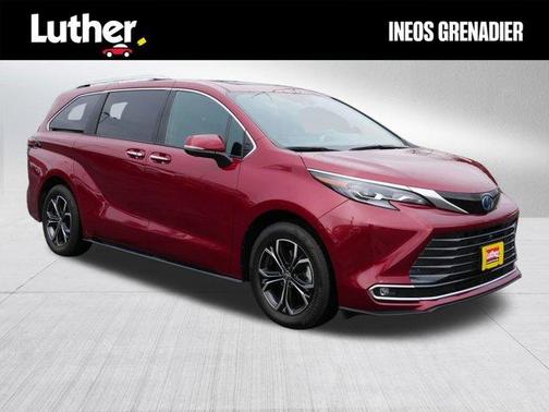 2025 Toyota Sienna Platinum 7 Passenger