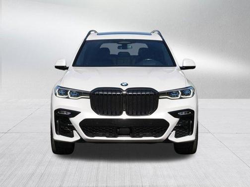 2022 BMW X7 M50i