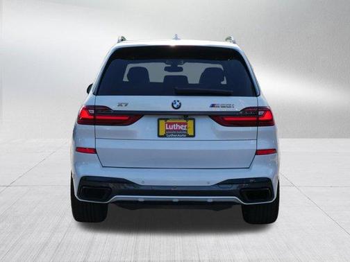 2022 BMW X7 M50i