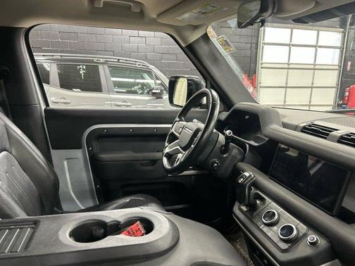 Hakuba Silver 2021 Land Rover Defender 90 First Edition