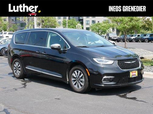 2023 Chrysler Pacifica Hybrid Limited