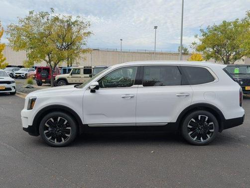 Glacial White Pearl 2024 Kia Telluride SX