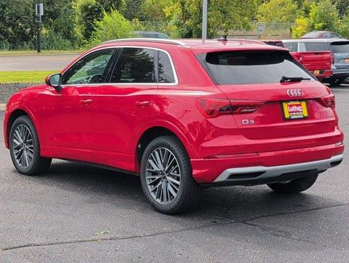 Tango Red Metallic 2022 Audi Q3 40 Premium