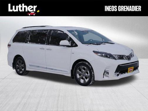 2020 Toyota Sienna SE