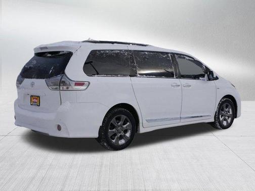 2020 Toyota Sienna SE