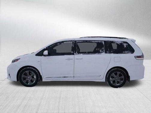 2020 Toyota Sienna SE