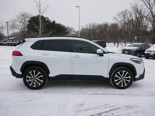 2022 Toyota Corolla Cross XLE