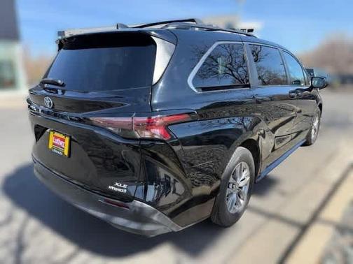 2023 Toyota Sienna XLE