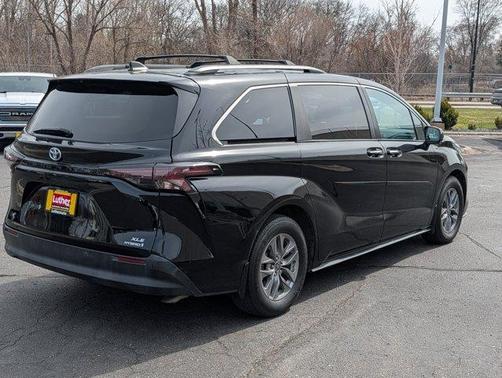 2023 Toyota Sienna XLE