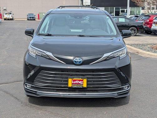 2023 Toyota Sienna XLE