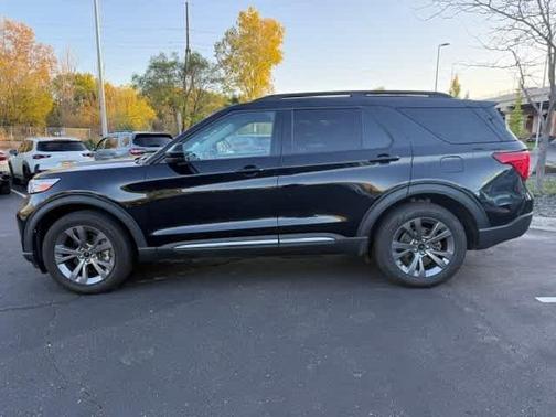Agate Black Metallic 2023 Ford Explorer XLT