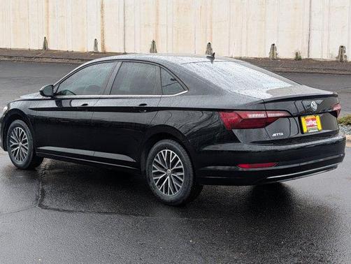 Black 2021 Volkswagen Jetta 1.4T SE