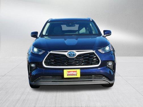2022 Toyota Highlander Hybrid XLE