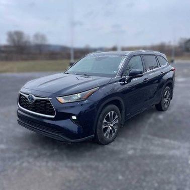 2022 Toyota Highlander Hybrid XLE
