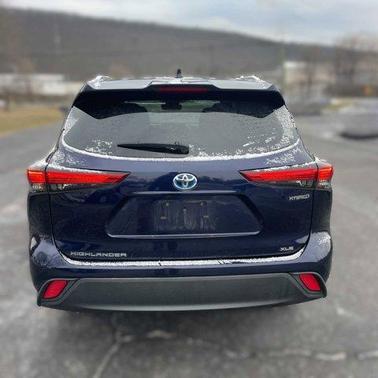 2022 Toyota Highlander Hybrid XLE