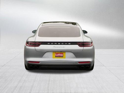 2018 Porsche Panamera 4S