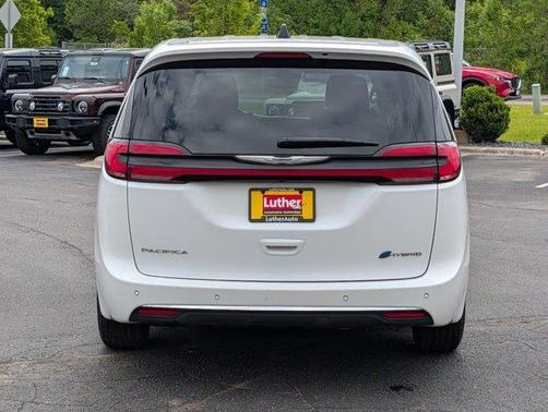 Bright White Clearcoat 2024 Chrysler Pacifica Hybrid Select