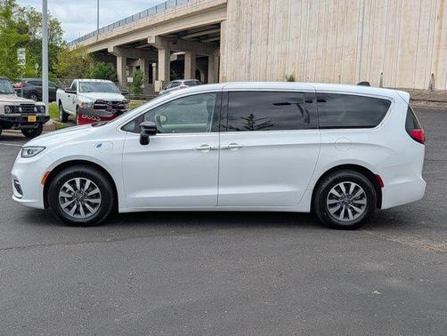 Bright White Clearcoat 2024 Chrysler Pacifica Hybrid Select