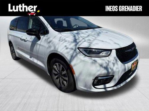 Bright White Clearcoat 2024 Chrysler Pacifica Hybrid Select