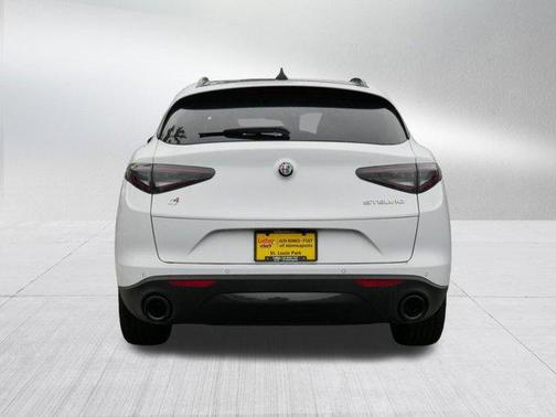 2024 Alfa Romeo Stelvio Base