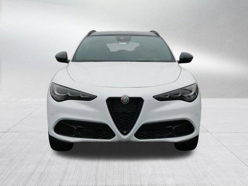 2024 Alfa Romeo Stelvio Base